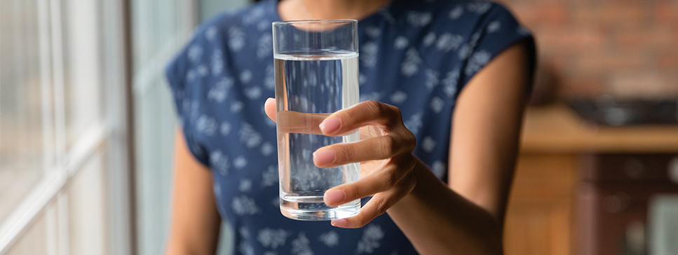 È vero che l’acqua del rubinetto fa venire i calcoli?